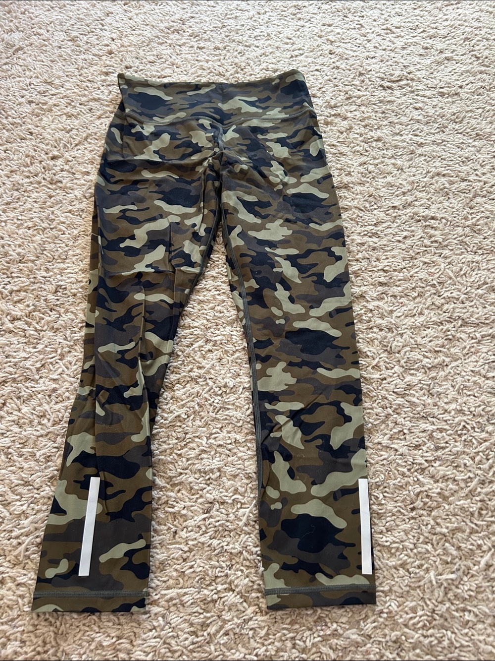 Zyia Active Camo Leggings - size 6-8
